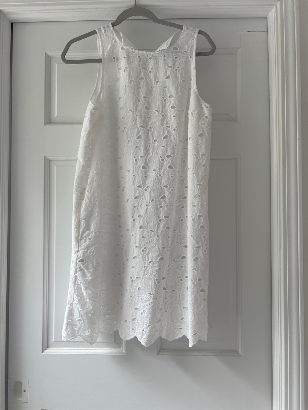 Time and Tru White Eyelet Sleeveless Shift Dress - Classic Summer Style